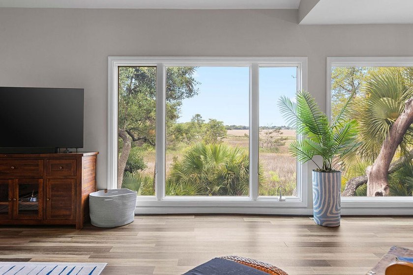 Beautifully updated two-bedroom townhouse with long tidal marsh - photo 12