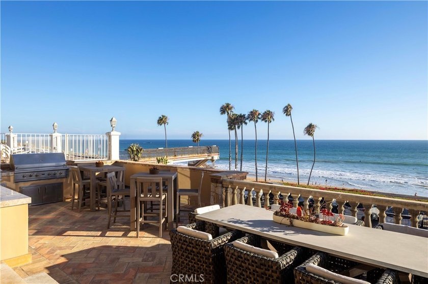 Standing gracefully above the Pacific at San Clemente's iconic - photo 3