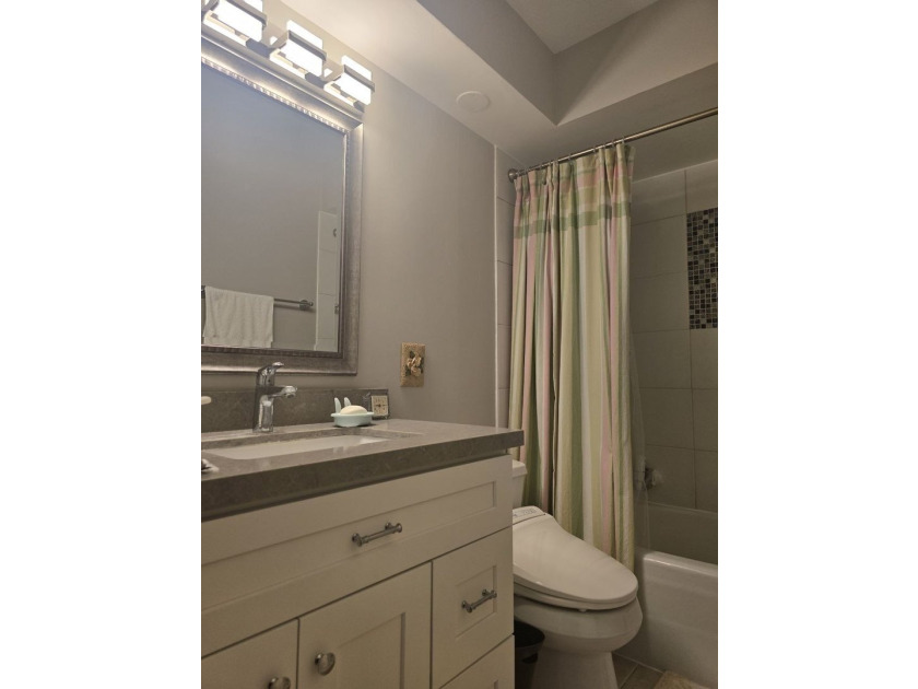Bright and well-maintained 2-bed, 2-bath condo in the heart of - photo 14