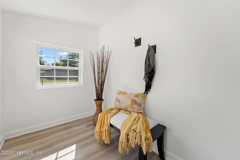 Welcome to this exceptional property offering a rare combination - photo 4