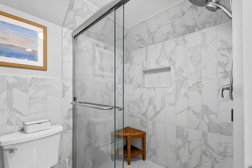 Beautifully updated two-bedroom townhouse with long tidal marsh - photo 36