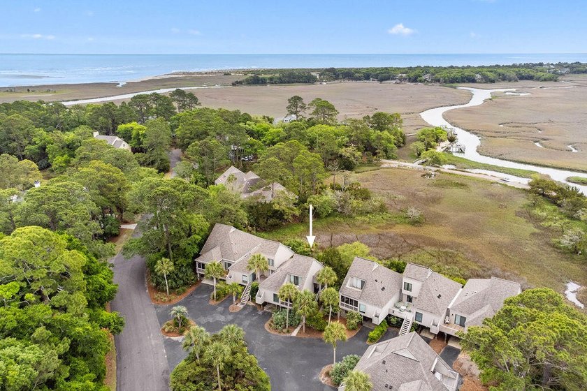 Beautifully updated two-bedroom townhouse with long tidal marsh - photo 41