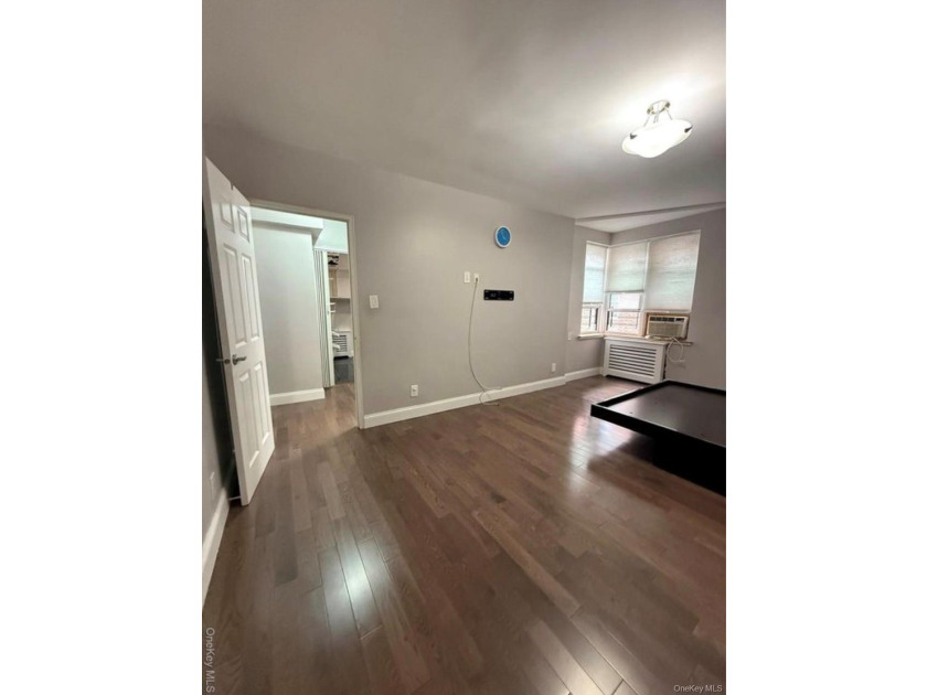 Beautiful well maintained unit in desirable Forest Hills - photo 9
