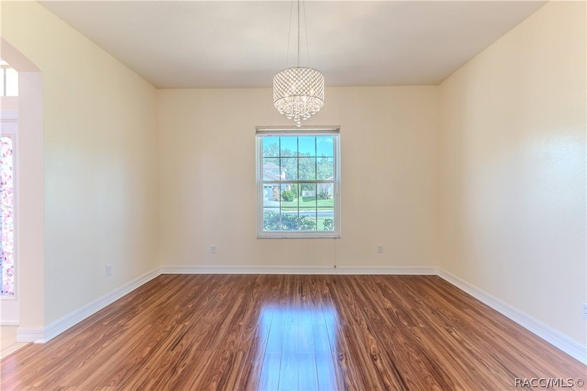 MOVE In Ready! Immaculate 4-Bedroom 3-Car Garage Home on Corner - photo 10