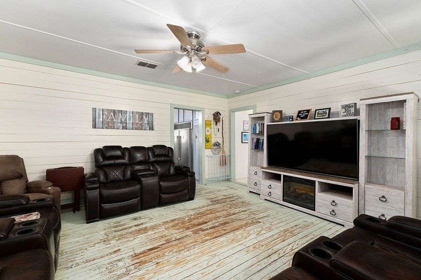 This true country-style home offers privacy, flexibility, and - photo 5
