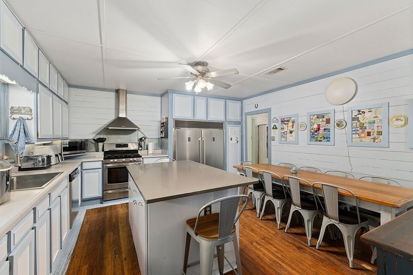 This true country-style home offers privacy, flexibility, and - photo 7