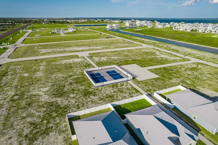 The Keys at Islands of Rockport offers canal front homesites - photo 4