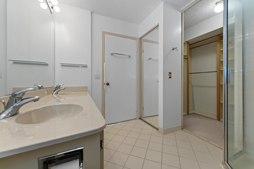 Spacious 2 bed, 2 bath condo in the sought-after Village Blvd - photo 12
