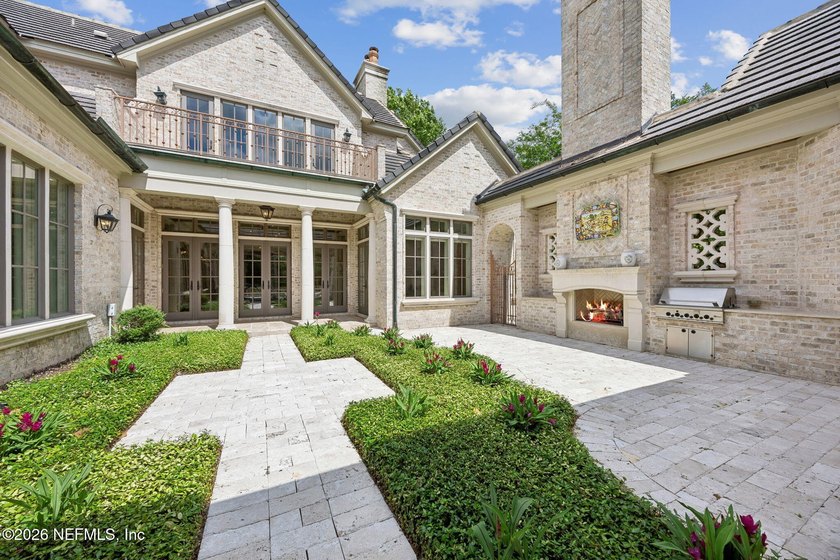 A Masterpiece of English Country Elegance. Welcome to an - photo 7