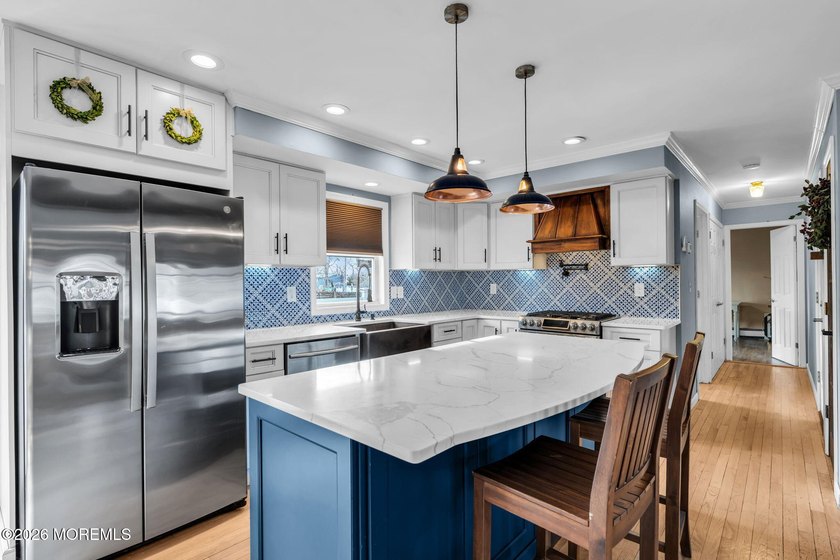 Welcome to 6 Lisa Dr, Brand NEW ROOF! This spacious 5-bedroom, 2 - photo 22