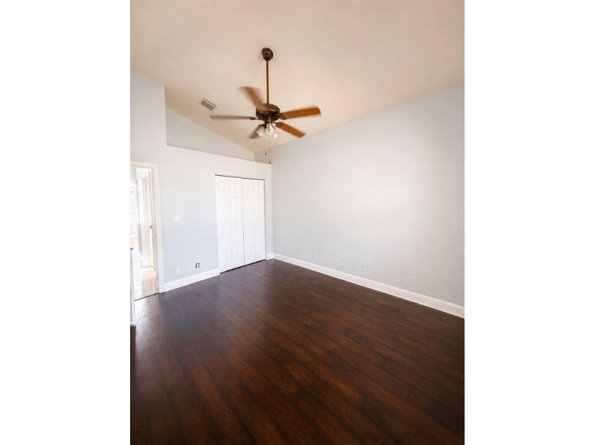 Beautifully maintained 3-bedroom, 2-bath home located in a - photo 6