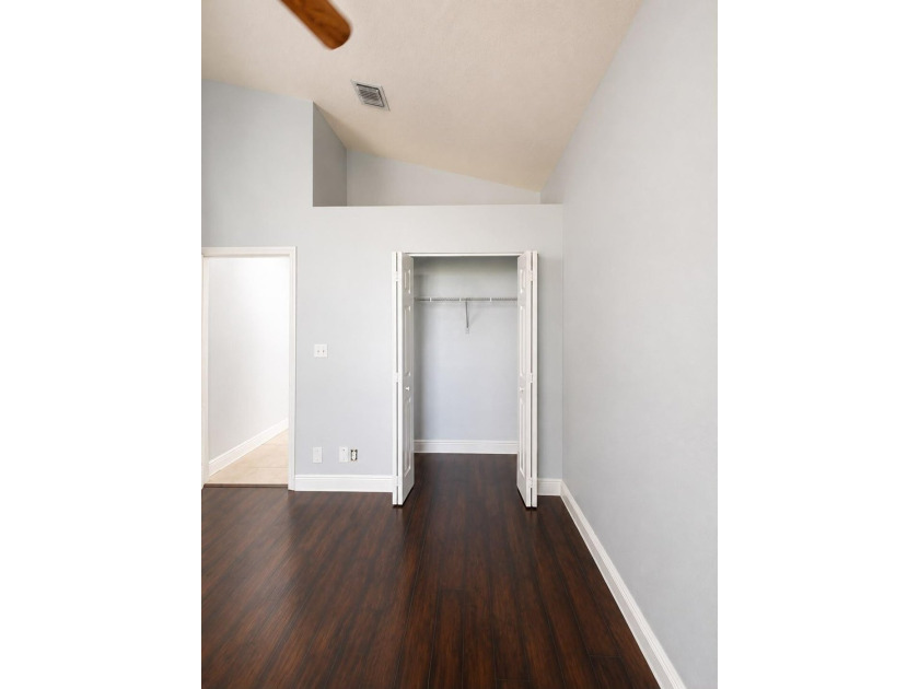 Beautifully maintained 3-bedroom, 2-bath home located in a - photo 7
