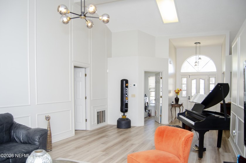 Refined comfort meets everyday convenience in this beautifully - photo 9