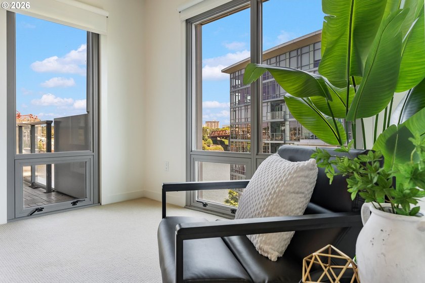 Seventh-floor views of the Willamette River from the living room - photo 18