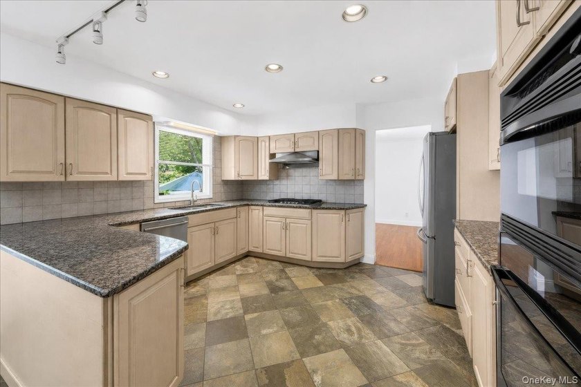 Beautifully maintained home offering the perfect blend of - photo 22