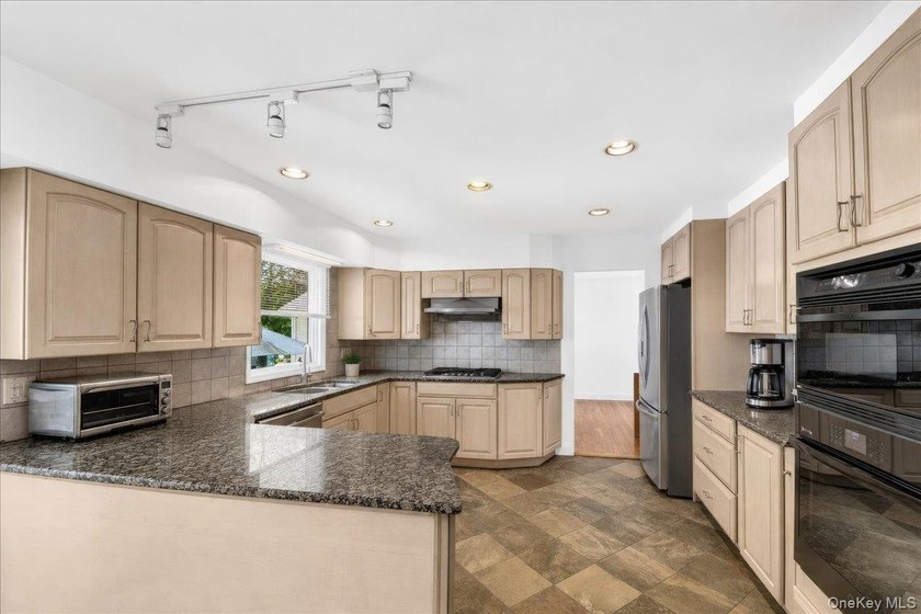 Beautifully maintained home offering the perfect blend of - photo 23