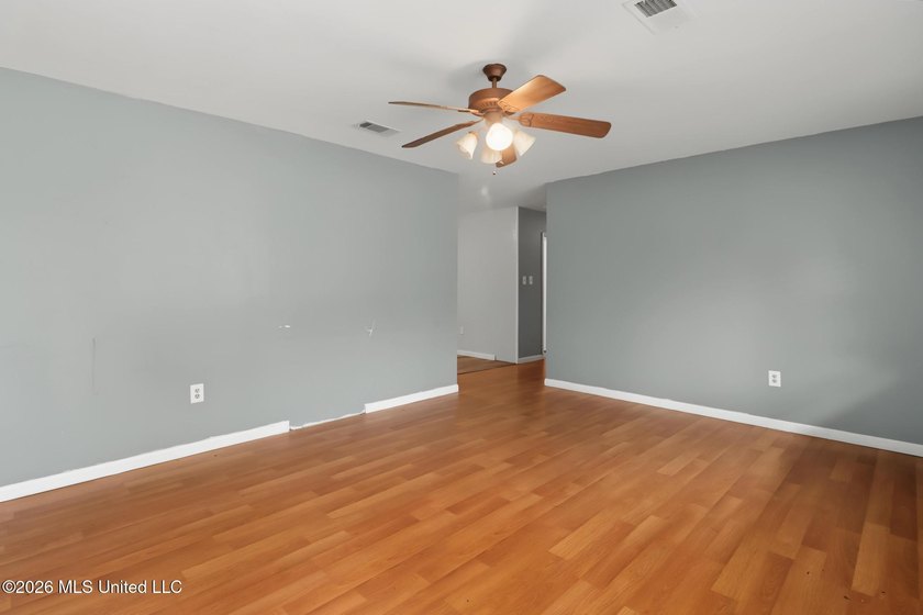 Welcome home! This updated 3-bedroom, 2-bathroom sits in a quiet - photo 6