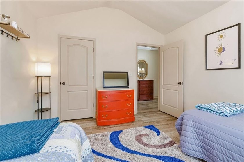 Welcome to 5570 Glenn Ivey Drive, located in the sought-after - photo 38
