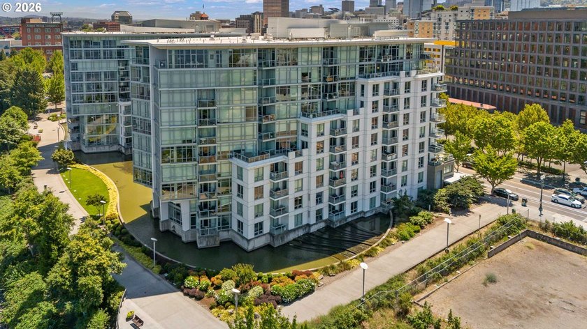 Seventh-floor views of the Willamette River from the living room - photo 40