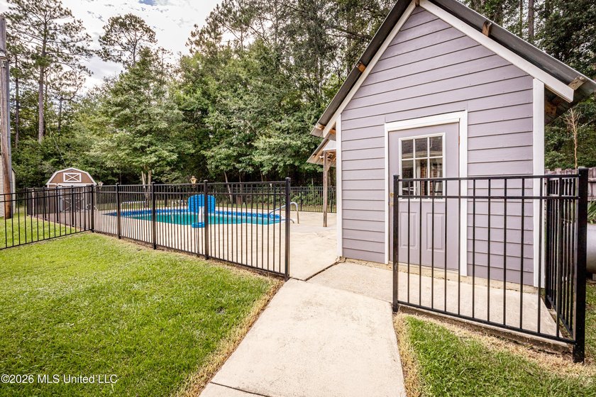 Welcome to your own private retreat in the desirable Spring Lake - photo 4