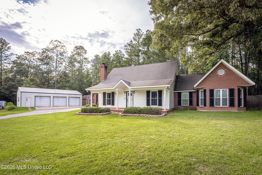 Welcome to your own private retreat in the desirable Spring Lake - photo 8