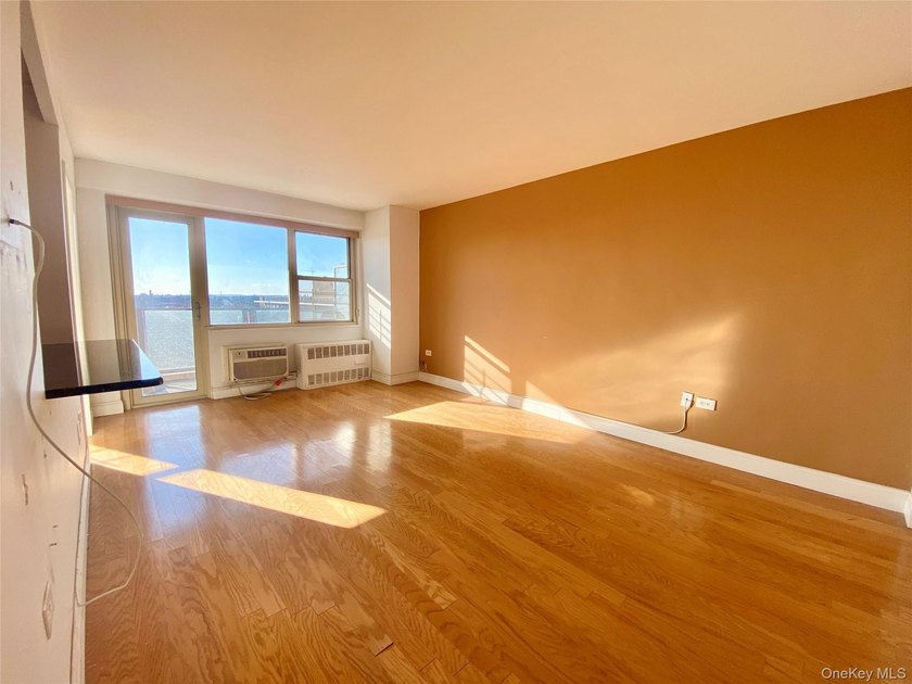 MeadowWood at Gateway 1-bedroom condo. The spacious unit - photo 6