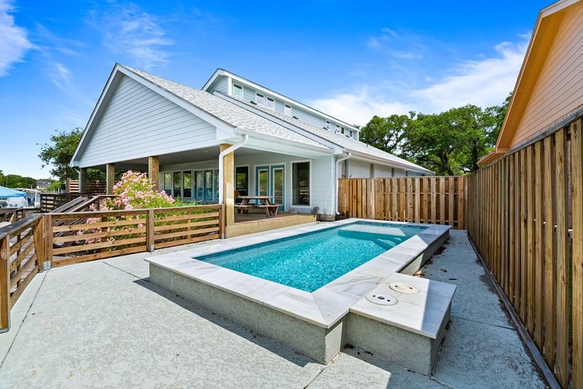 2321 Harbor Drive has been beautifully updated and thoughtfully - photo 2