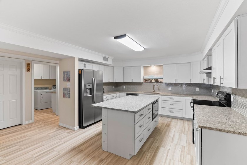 2321 Harbor Drive has been beautifully updated and thoughtfully - photo 5