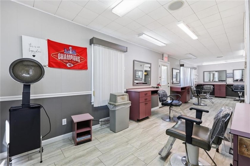 Position your business for success at 9529 Pflumm-an attractive - photo 11
