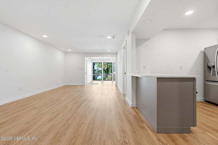 Why rent when you can own? Beautifully renovated lakefront condo - photo 12