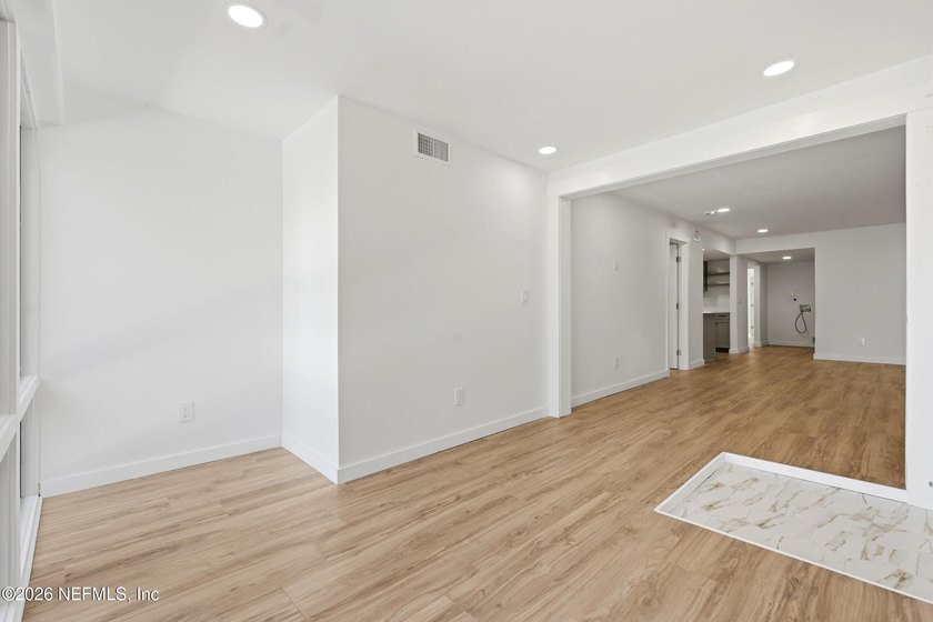 Why rent when you can own? Beautifully renovated lakefront condo - photo 13