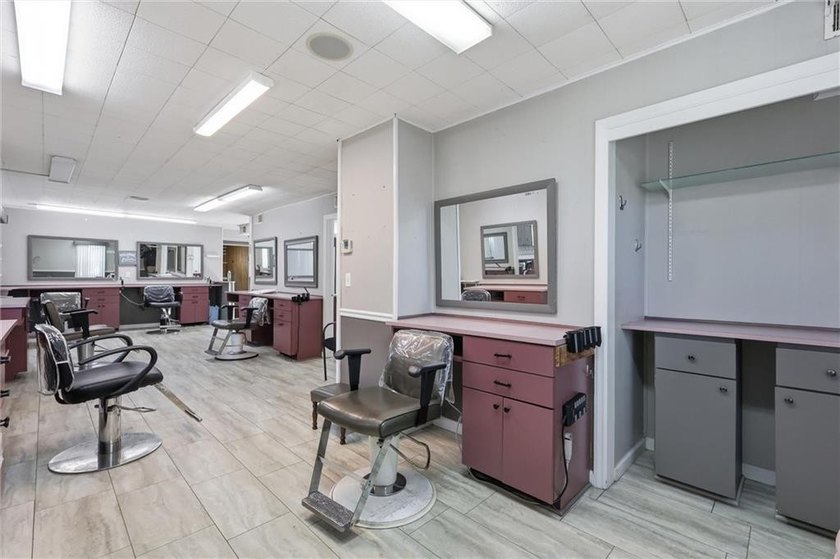 Position your business for success at 9529 Pflumm-an attractive - photo 14