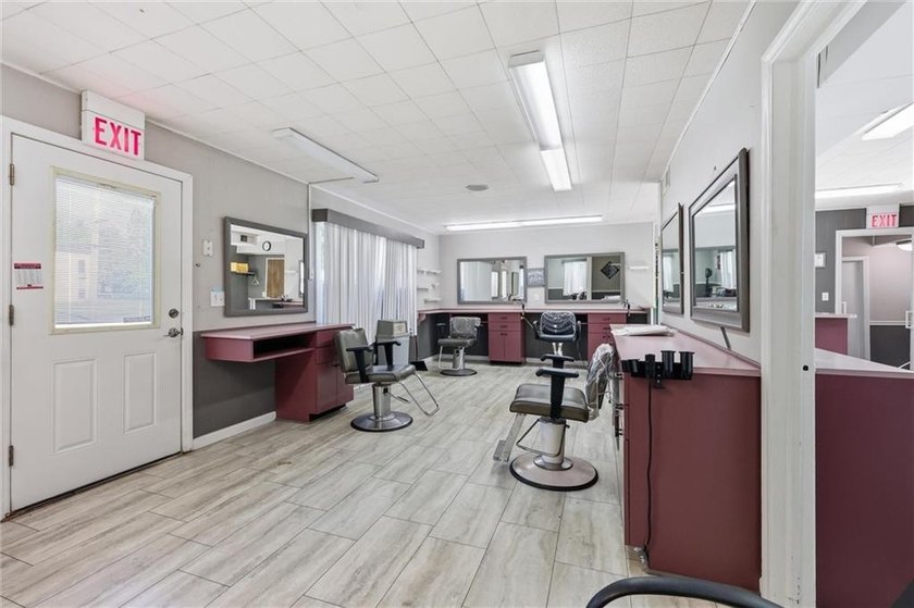 Position your business for success at 9529 Pflumm-an attractive - photo 15