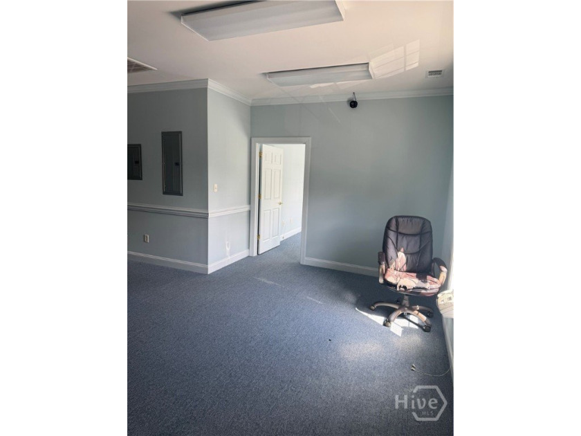 785 King George Blvd - photo 7
