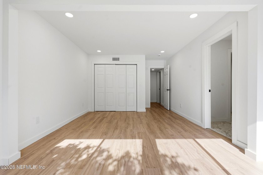 Why rent when you can own? Beautifully renovated lakefront condo - photo 17