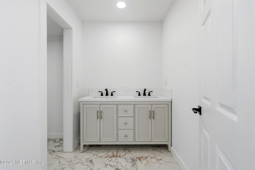 Why rent when you can own? Beautifully renovated lakefront condo - photo 20