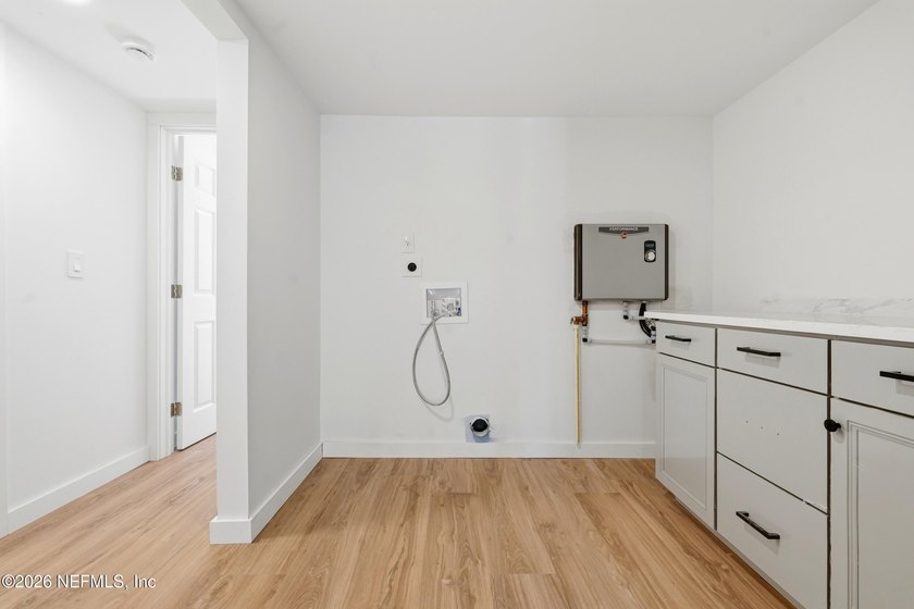 Why rent when you can own? Beautifully renovated lakefront condo - photo 28