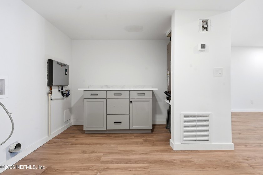 Why rent when you can own? Beautifully renovated lakefront condo - photo 30