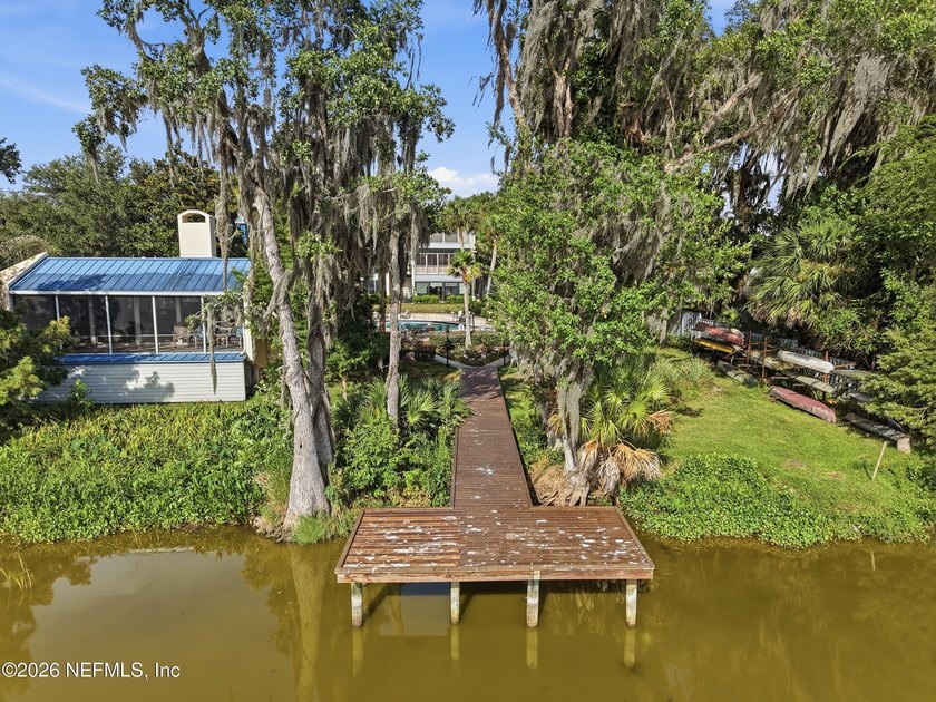 Why rent when you can own? Beautifully renovated lakefront condo - photo 35