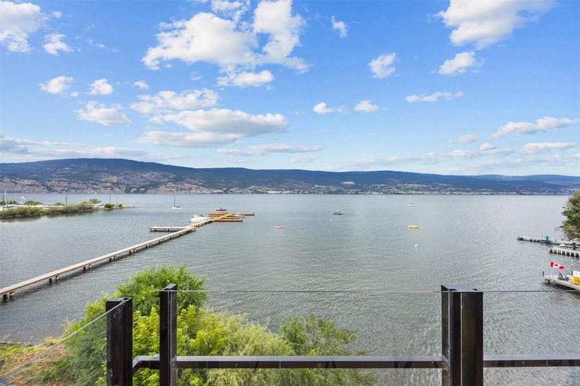 Top-floor lofted double suite (633/634) at Summerland Waterfront - photo 3