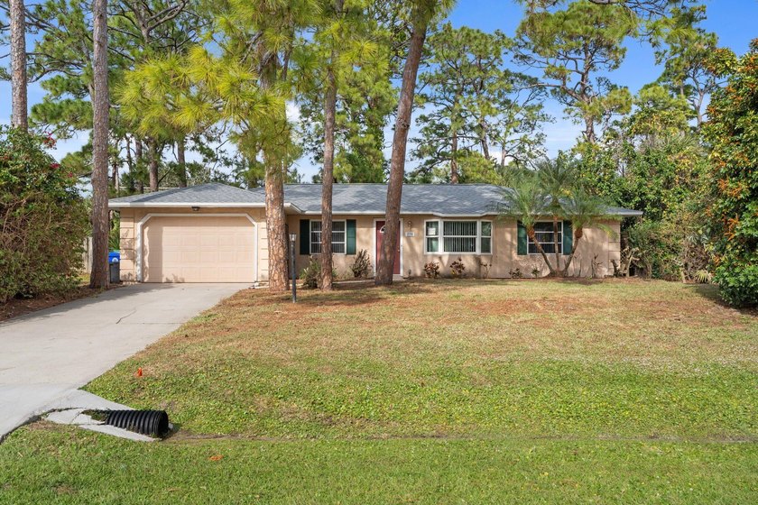 The seller is offering a $10,000 credit! Welcome home to - photo 2