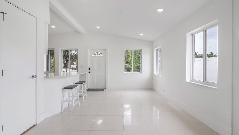 Beautifully Updated East Boca Home - No HOA! Welcome to this - photo 15