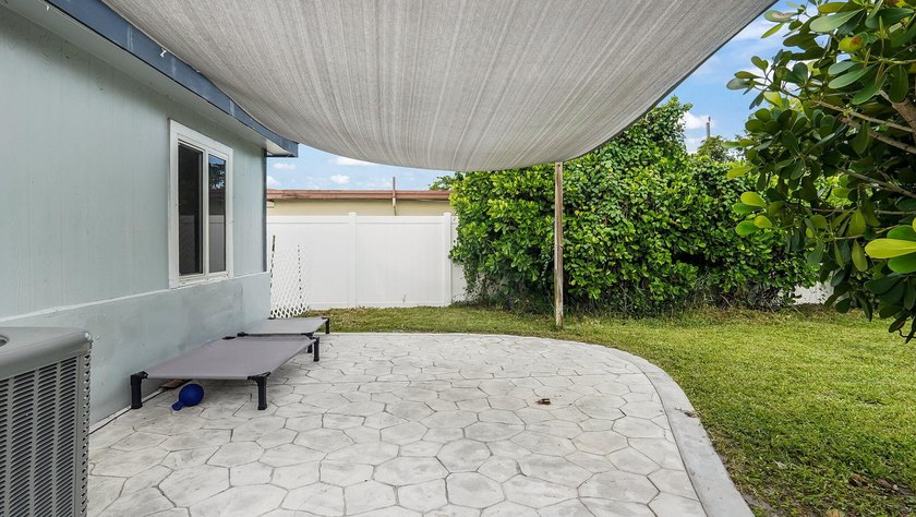Beautifully Updated East Boca Home - No HOA! Welcome to this - photo 30