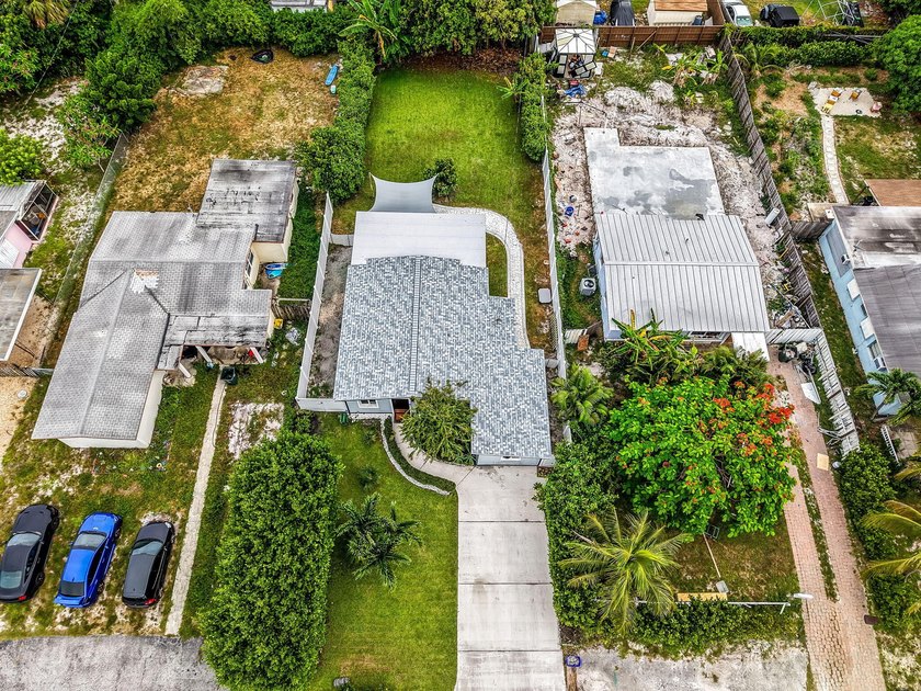 Beautifully Updated East Boca Home - No HOA! Welcome to this - photo 34