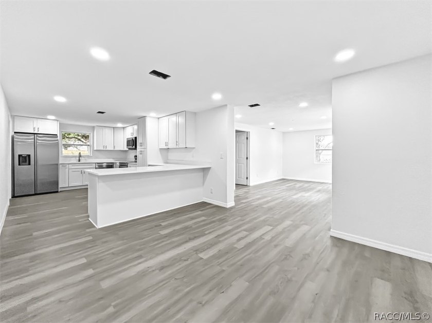 This stunning 3-bedroom, 2-bathroom home has been completely - photo 4