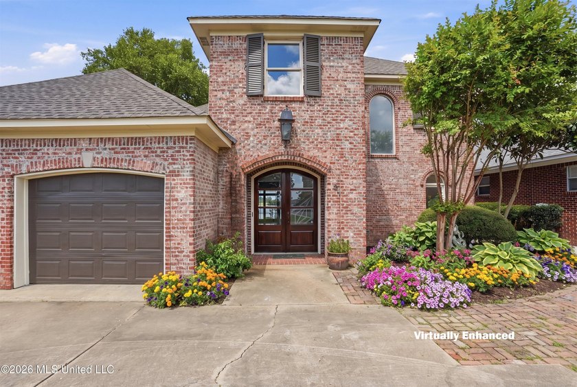 This 3 bedroom 2.5 bath custom built, 1 owner home is ready to - photo 2