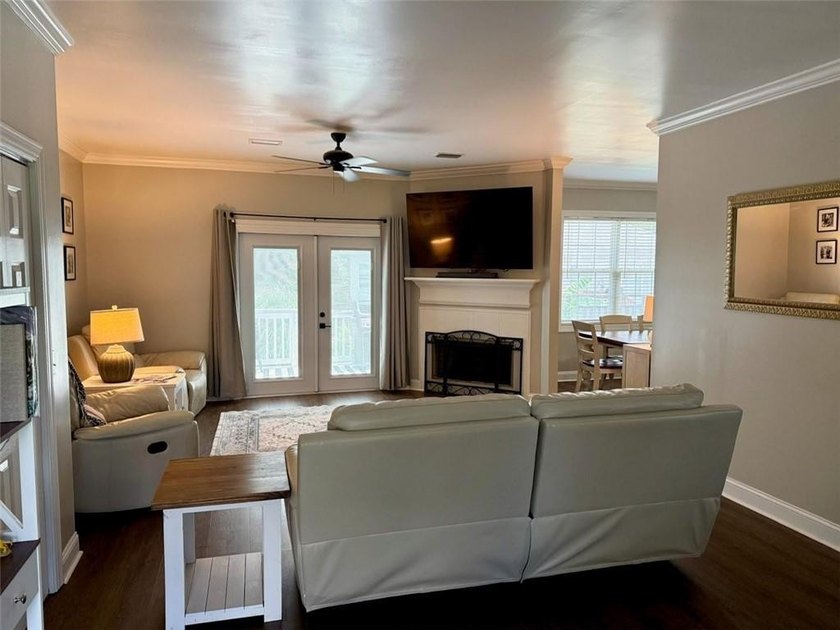 In ground pool, new HVACS, spacious bonus room that could be - photo 5
