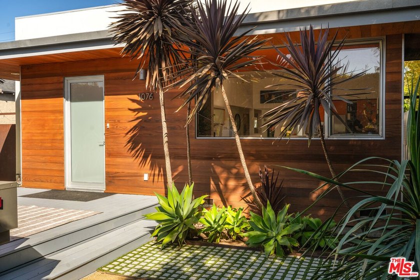 Welcome to 1076 Palms Boulevard - a rare architectural compound - photo 6