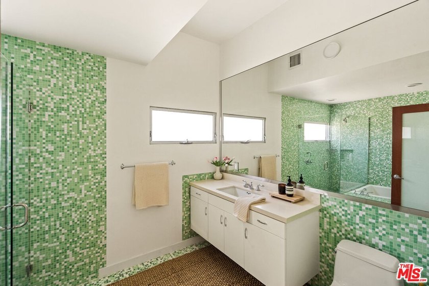Welcome to 1076 Palms Boulevard - a rare architectural compound - photo 10