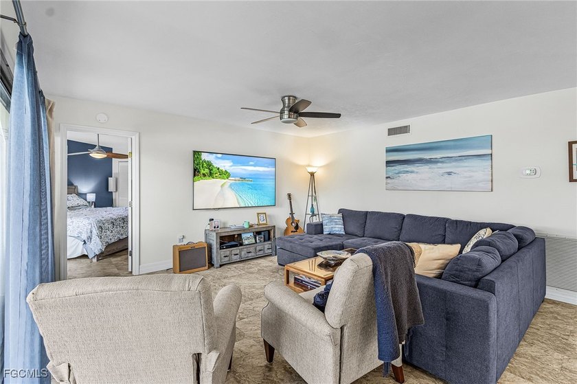 Amazing deal in Fiddlesticks Country Club! This beautifully - photo 11